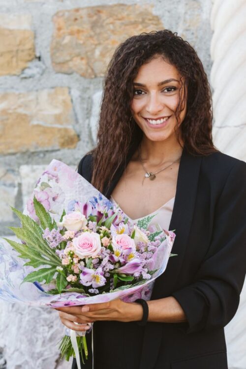Bouquet di fiori misti in tinta rosa